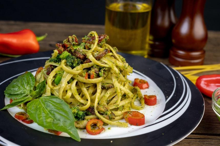 Spagety s petrzelovym pestem