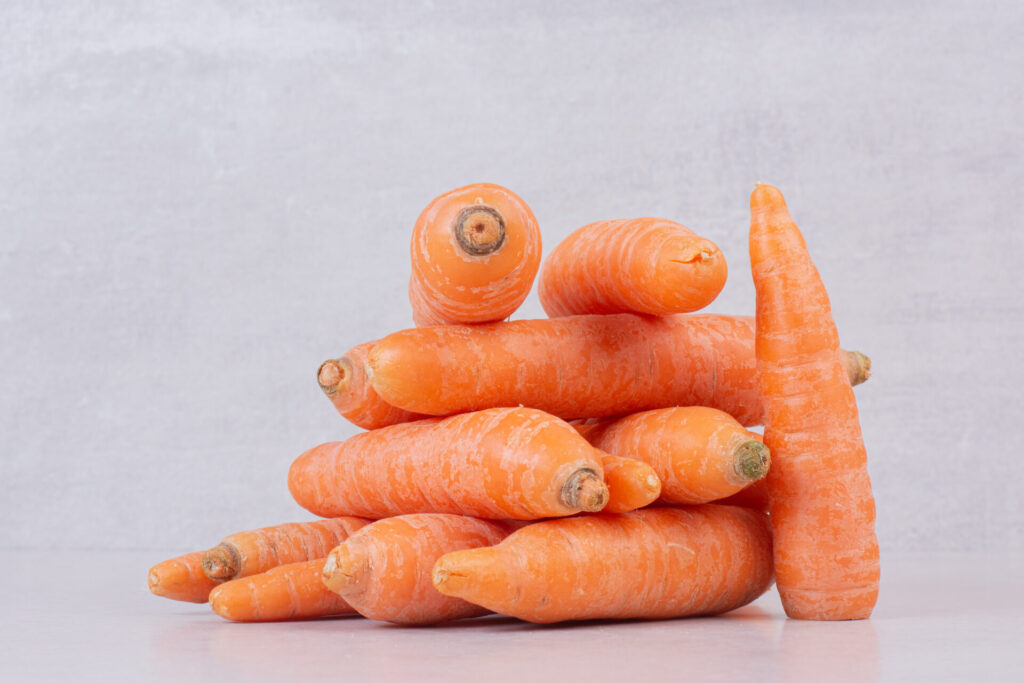 Vitamin A, základní vitamín pro dobré vidění, lze najít například v mrkvi.